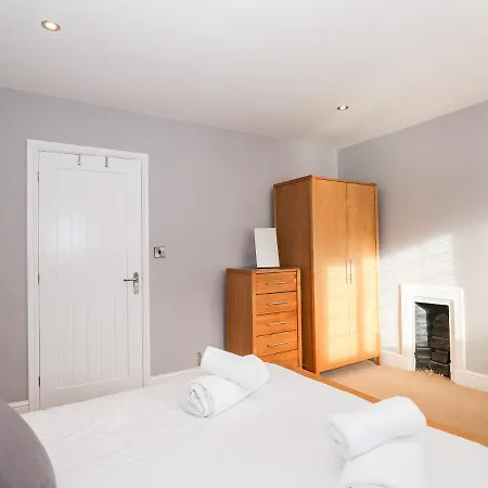 Lakestone Holiday home *